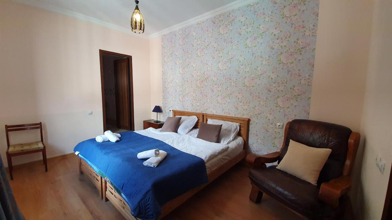 Guest House Sandro Kasbegi Buitenkant foto