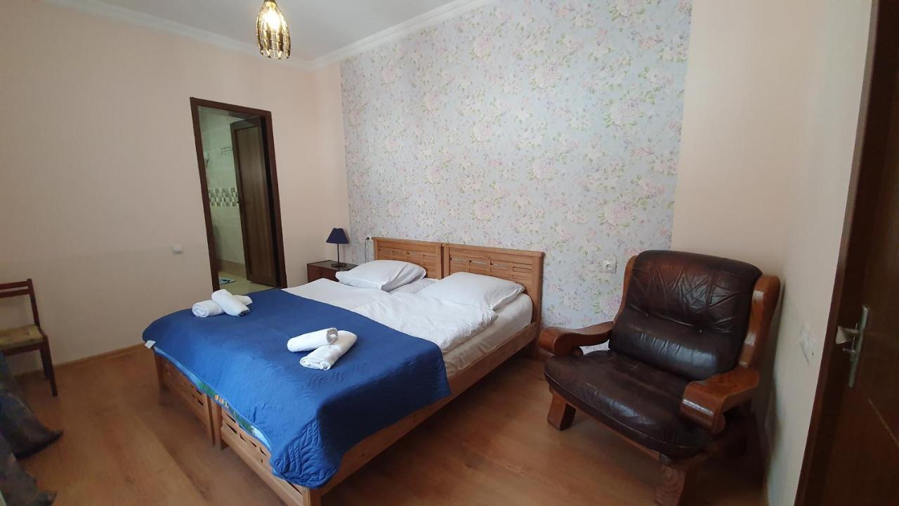 Guest House Sandro Kasbegi Buitenkant foto