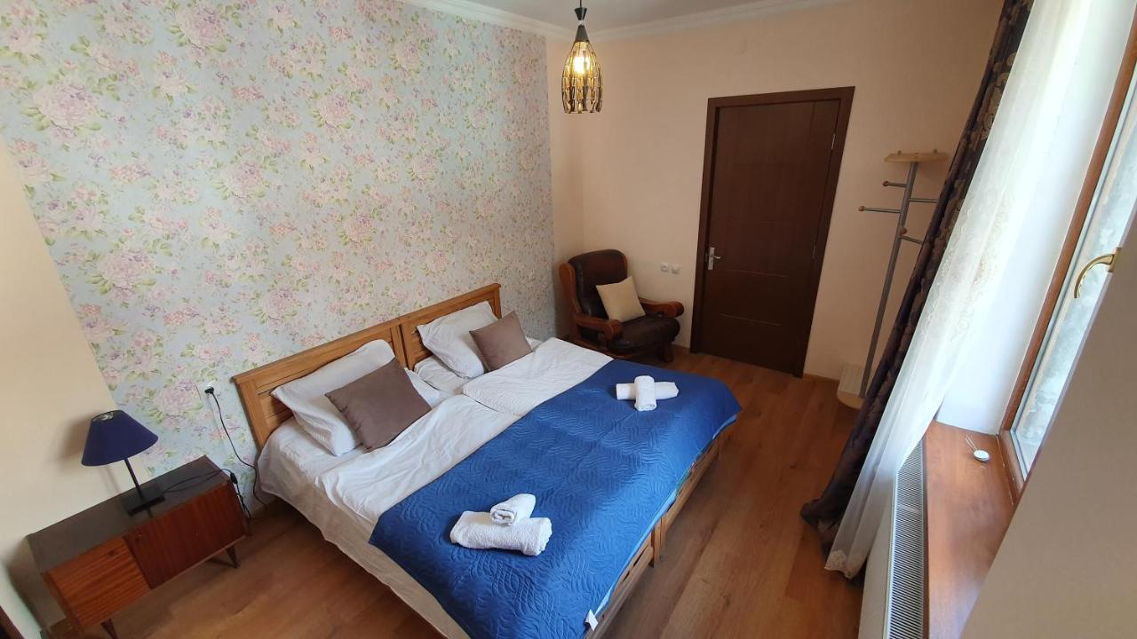 Guest House Sandro Kasbegi Buitenkant foto