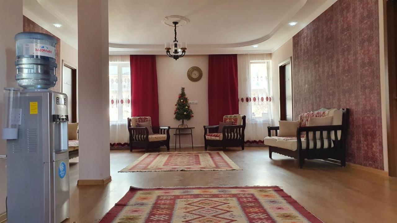 Guest House Sandro Kasbegi Buitenkant foto