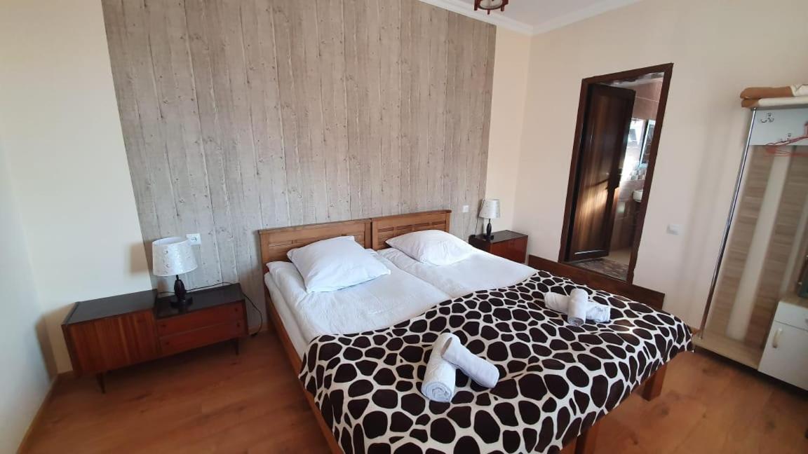 Guest House Sandro Kasbegi Buitenkant foto