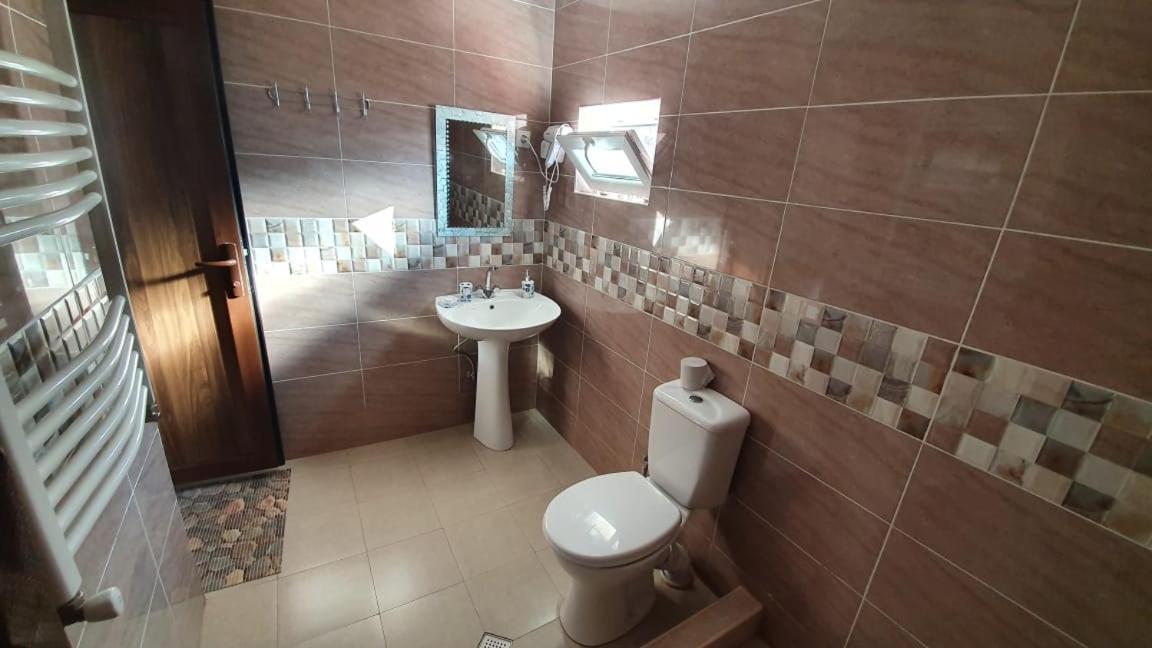 Guest House Sandro Kasbegi Buitenkant foto